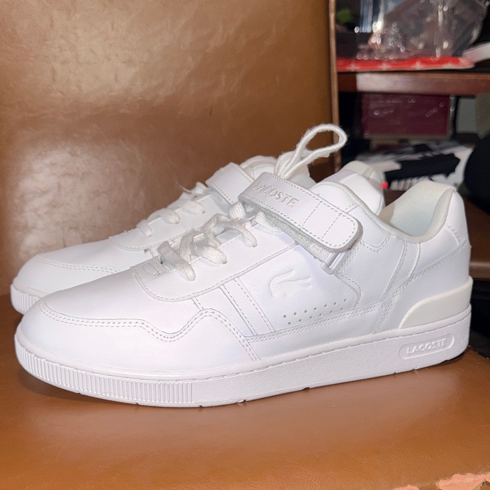 NWT Lacoste T-Clip Velcro Strap White Leather Trainer in men’s size 12